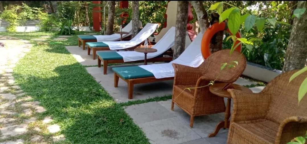 Marari Beach Bungalow Resort Alleppey Mararikulam
